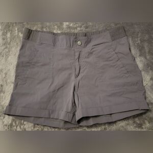 Vina Women's Charcoal Cuffed Shorts